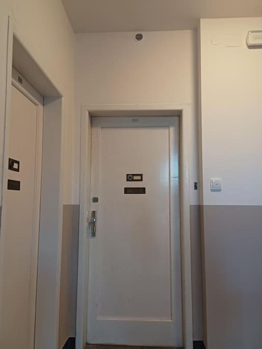 Spacious Modern 3 Bedroom Aparment Praag