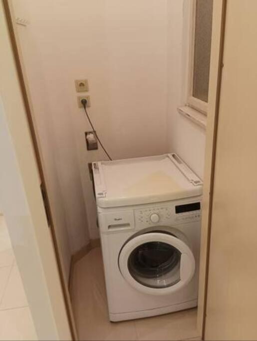 Spacious Modern 3 Bedroom Aparment Appartement Praag