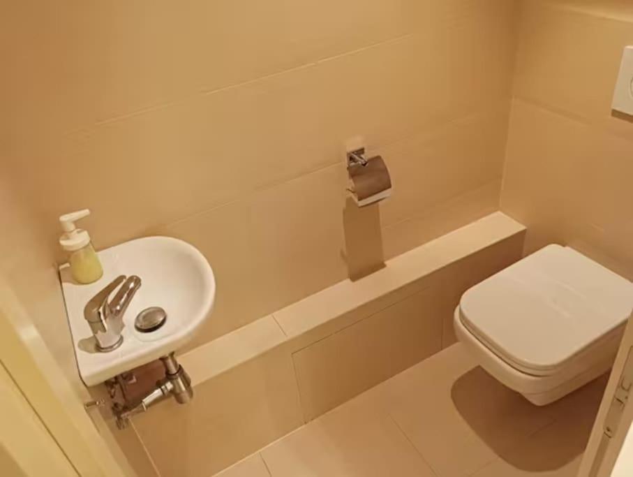 Spacious Modern 3 Bedroom Aparment * Praag